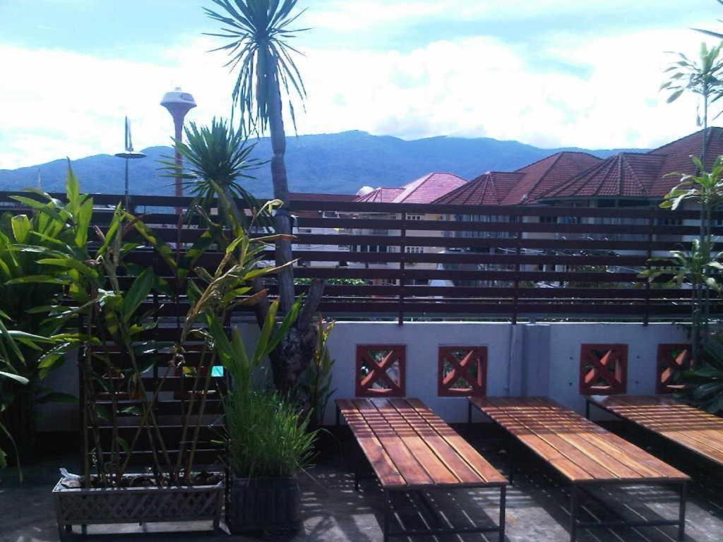 Hostel Junior House Čiang Mai Exteriér fotografie