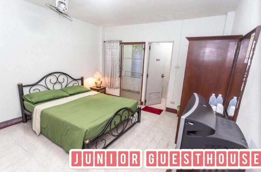 Hostel Junior House Čiang Mai Exteriér fotografie